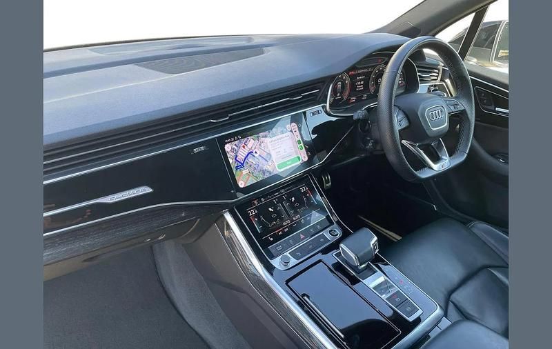 Used Audi Q7 Black Edition 335 HP (246 kW) 2022 White SUV