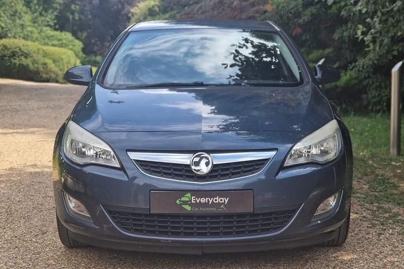 Blue Used 2010 Vauxhall Astra Hatchback | £999 (Super price) - Image 1/1