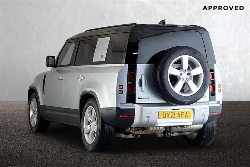 Used Land Rover Defender First Edition 240 HP (176 kW) 2021 Indus silver SUV