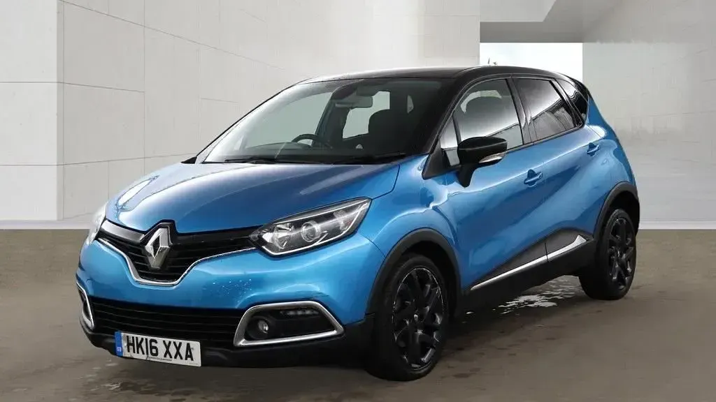 Used Renault Captur Dynamique 90 HP (66 kW) 2016 Blue/black SUV