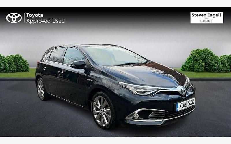 Used Toyota Auris Hybrid 136 HP (100 kW) 2016 Hatchback