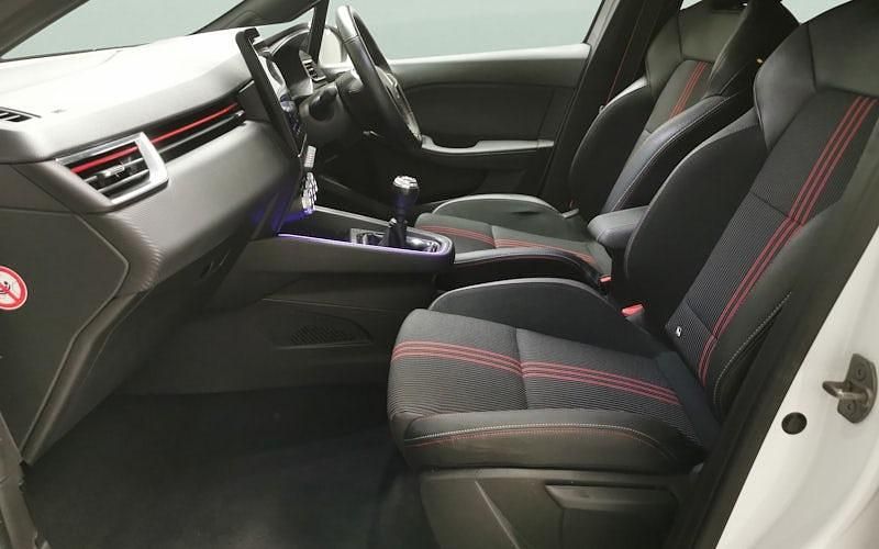 Used Renault Clio V RS Line 90 HP (66 kW) 2023 White Hatchback