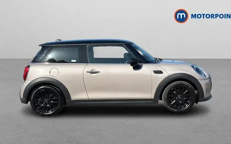 Used Mini Cooper Classic 136 HP (100 kW) 2022 Hatchback