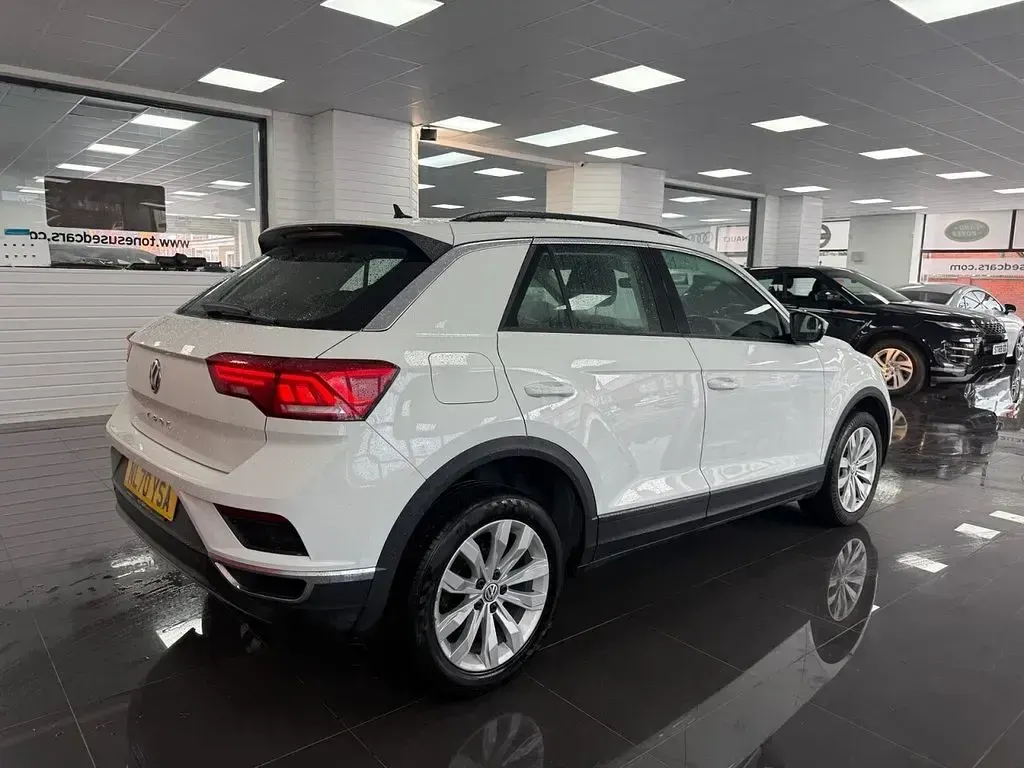 Used VW T-Roc SE 150 HP (110 kW) 2020 White SUV