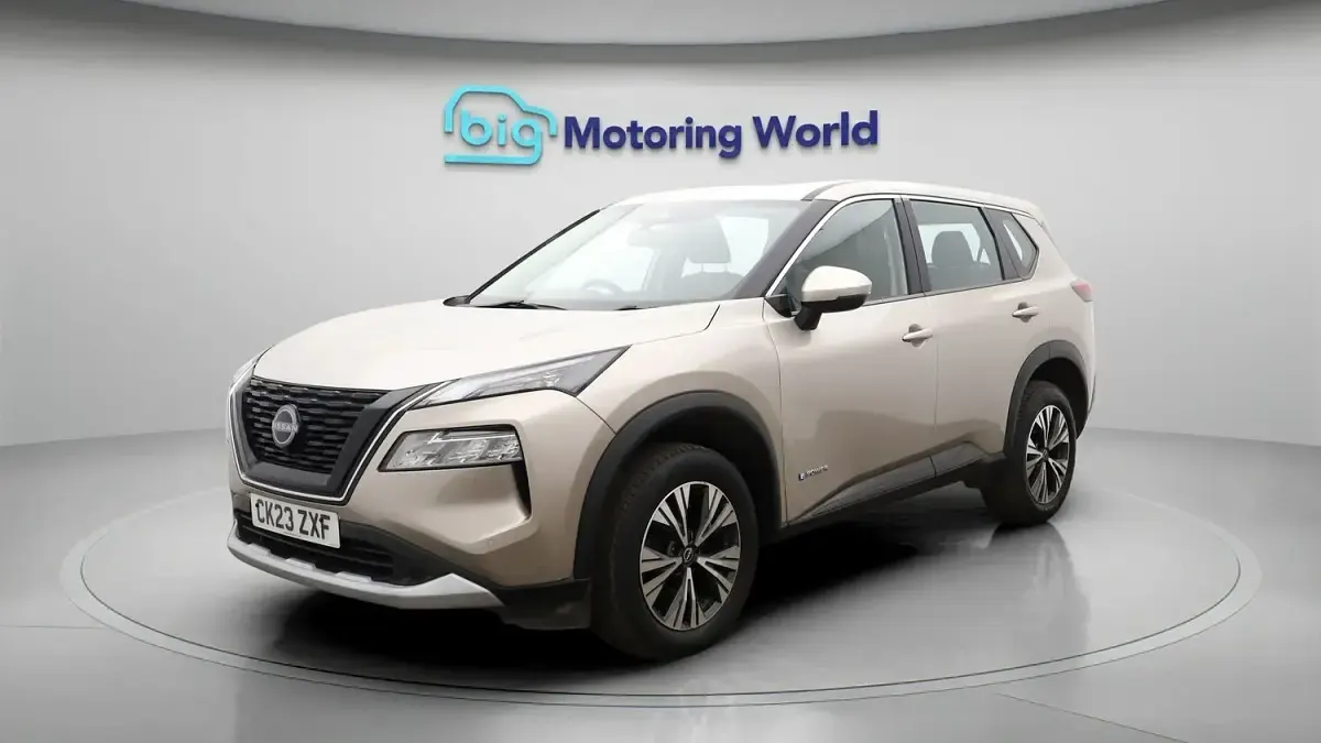 Usado Nissan X-Trail Acenta Premium 213 CV (156 kW) 2023 Plateado SUV