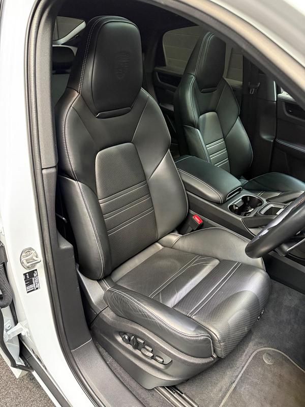 Used Porsche Cayenne 340 HP (250 kW) 2022 White SUV