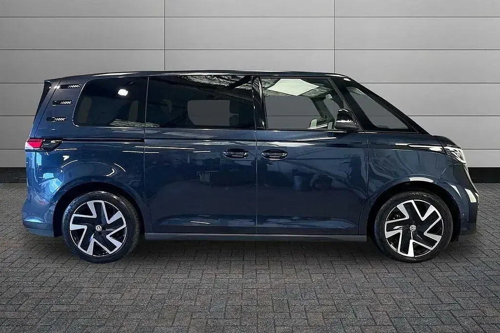 Used VW ID. Buzz Pro 150 kW (204 HP) 2024 Blue MPV