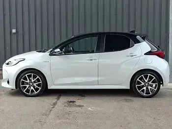 Used Toyota Yaris 116 HP (85 kW) 2021 White Hatchback
