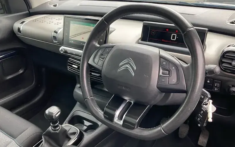 Used Citroën C4 Flair 102 HP (75 kW) 2019 Blue SUV