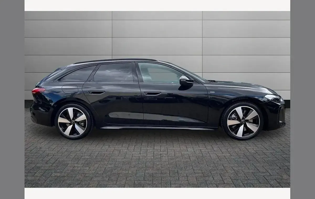 New Audi A5 Comfort 295 HP (216 kW) 2026 Black Estate