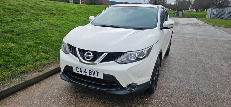 Used Nissan Qashqai Acenta 2014 White SUV