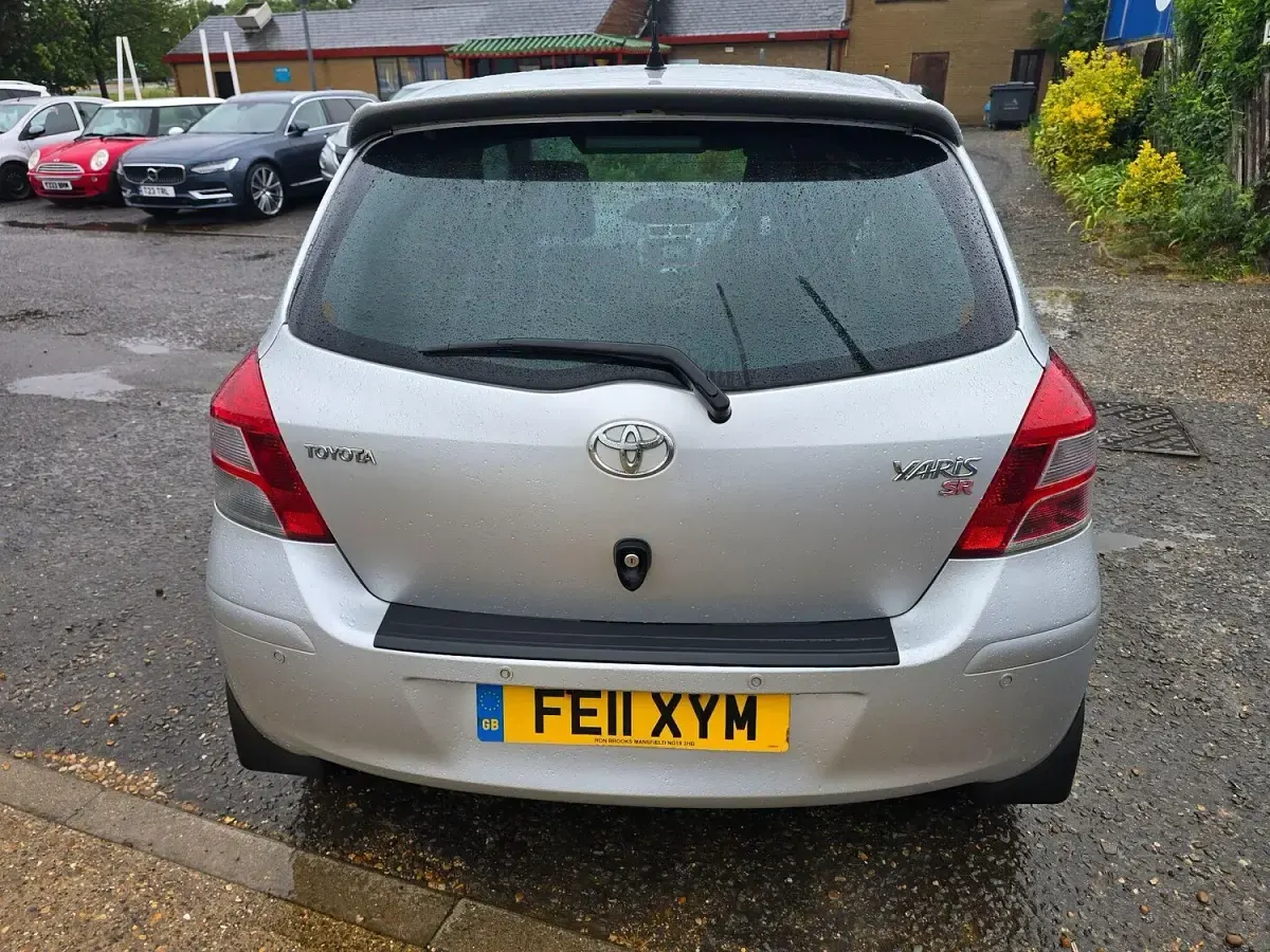 Used Toyota Yaris SR 2011 Silver Hatchback