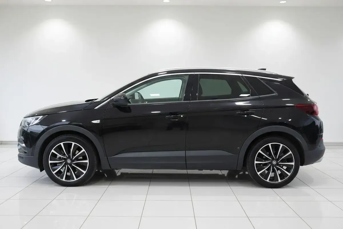 Used Vauxhall Grandland X Business 300 HP (220 kW) 2020 Black SUV