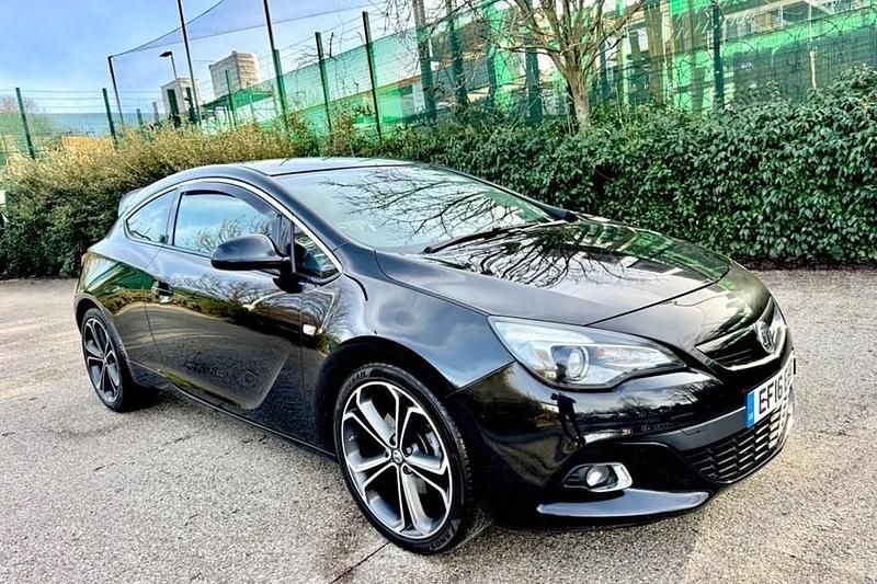 Used Vauxhall Astra GTC Edition 140 HP (102 kW) 2016 Coupe