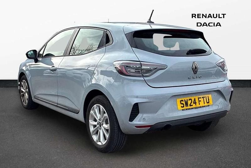 Used Renault Clio V Evolution 90 HP (66 kW) 2024 Ceramic grey  Hatchback