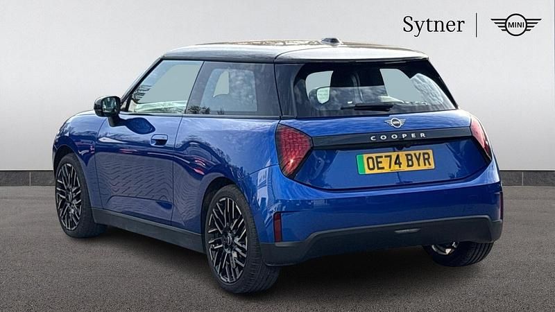 Usado Mini Cooper Hatch 133 kW (181 CV) 2024 Azul Utilitario