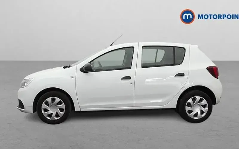 Used Dacia Sandero Essentiel 73 HP (53 kW) 2019 White Hatchback