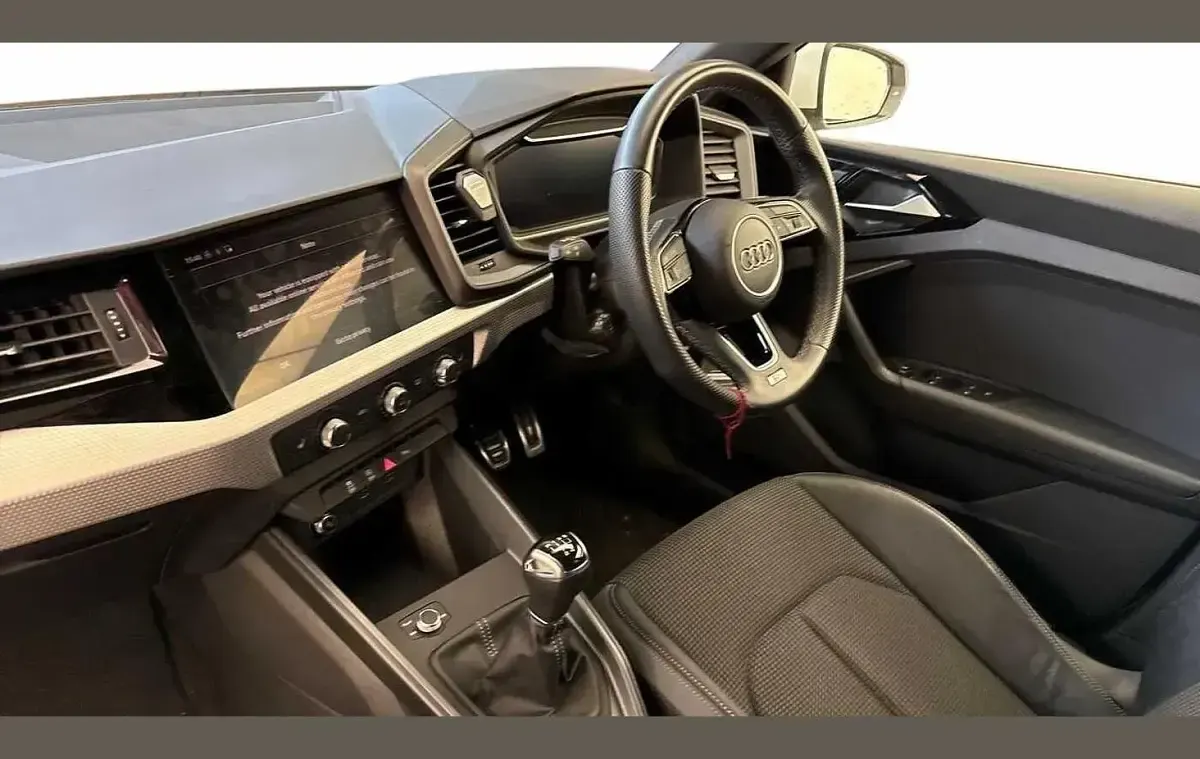 Used Audi A1 S-Line 94 HP (69 kW) 2023 White SUV