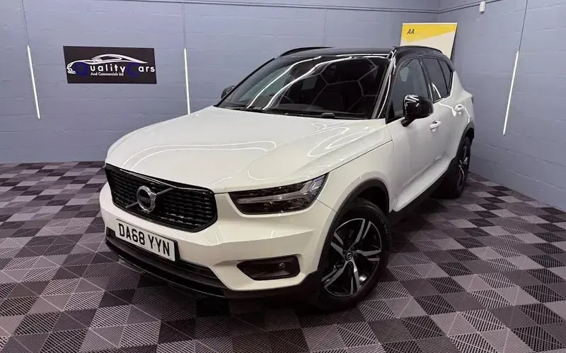 Used Volvo XC40 R-Design 190 HP (139 kW) 2020 SUV
