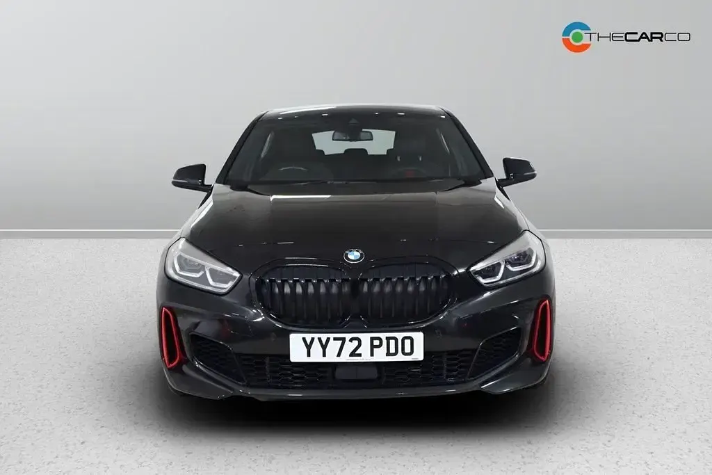 Begagnad BMW 128 Comfort Edition 2023 Svart Halvkombi