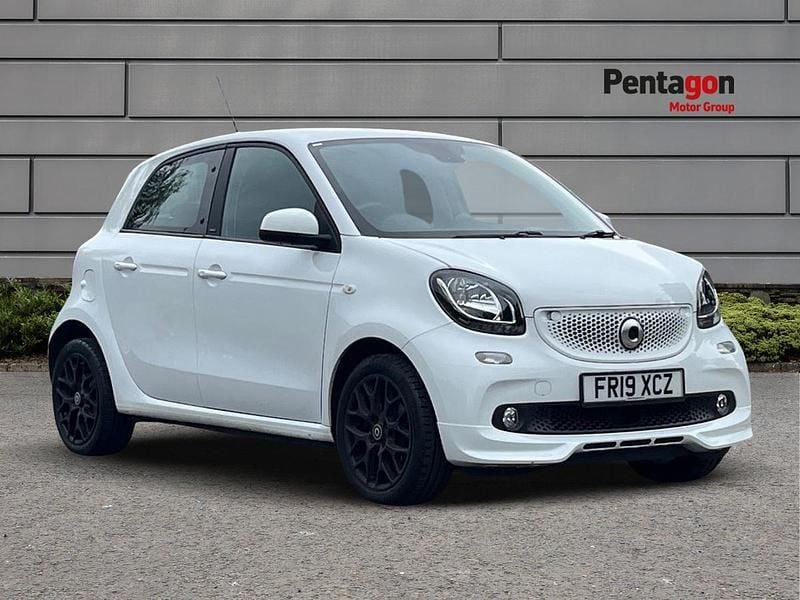White Used 2019 Smart ForFour Hatchback | £8,190 (A bit pricey) - Image 1/4
