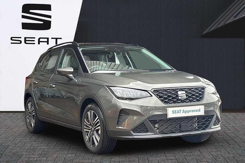 New Seat Arona SE Technology 2026 Mountain green with black roof SUV