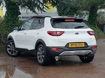 Used Kia Stonic First Edition 113 HP (83 kW) 2018 White SUV