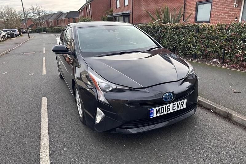 Black Used 2016 Toyota Prius Active Hatchback | £6,000 (Good price) - Image 1/1