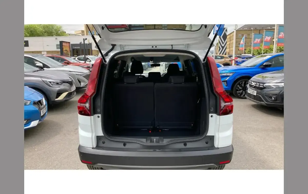 Used Dacia Jogger Expression 110 HP (80 kW) 2023 White MPV