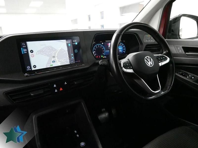 Used VW Caddy Maxi Pro 114 HP (83 kW) 2022 Red MPV