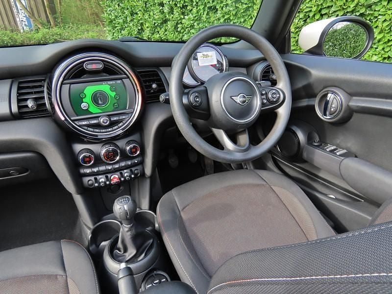 Used Mini Cooper Cabriolet Classic 136 HP (100 kW) 2019 White Cabriolet