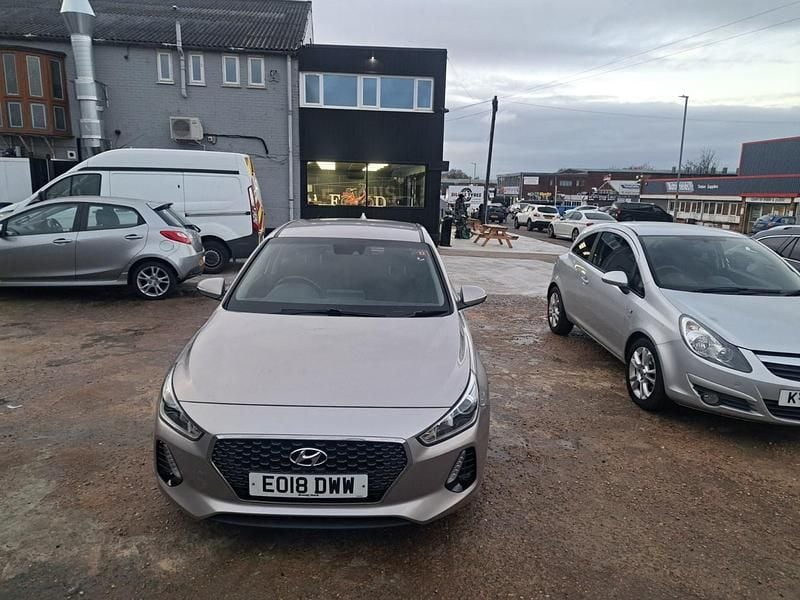 Used Hyundai i30 SE 110 HP (80 kW) 2018 Beige Hatchback