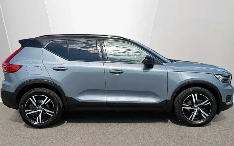 Used Volvo XC40 R-Design 163 HP (119 kW) 2021 Grey SUV