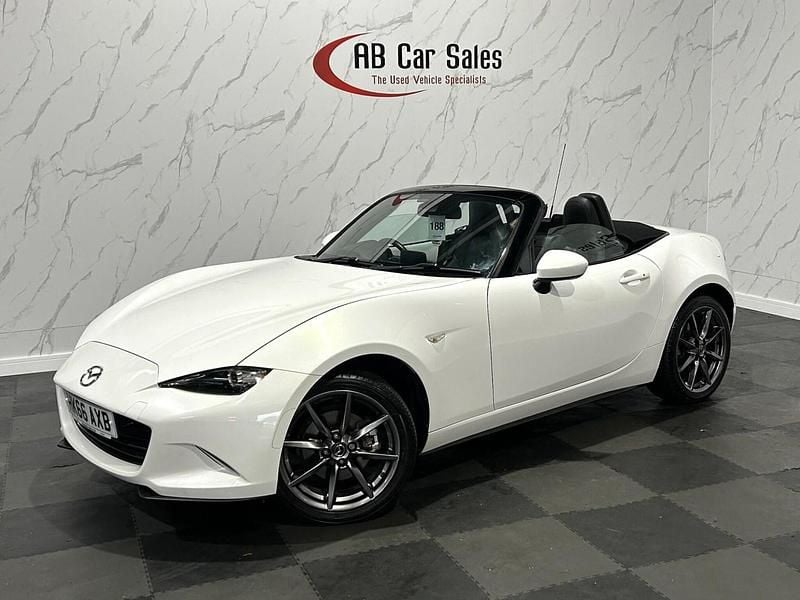 Used Mazda MX5 Inclusive 160 HP (117 kW) 2017 White Cabriolet
