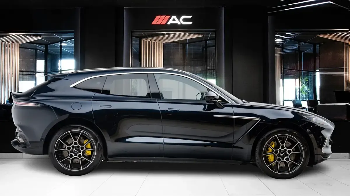 Used Aston Martin DBX 542 HP (398 kW) 2022 Black SUV