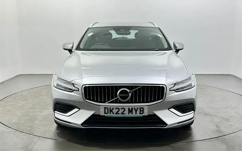 Used Volvo V60 Inscription 197 HP (144 kW) 2021 Silver Estate