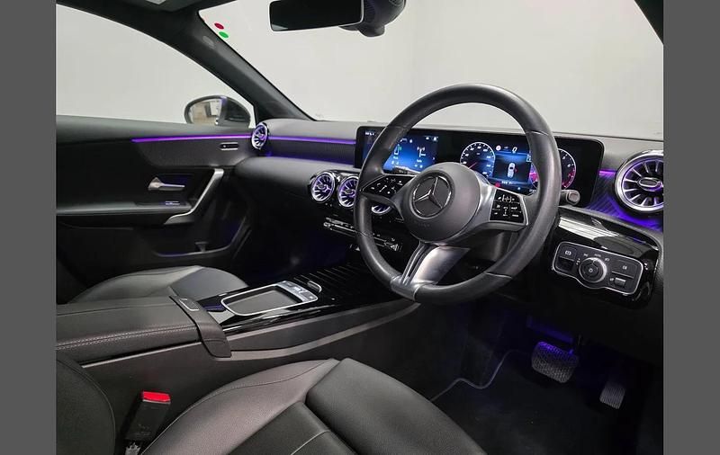 Used Mercedes A180 Executive 134 HP (98 kW) 2023 Black Hatchback