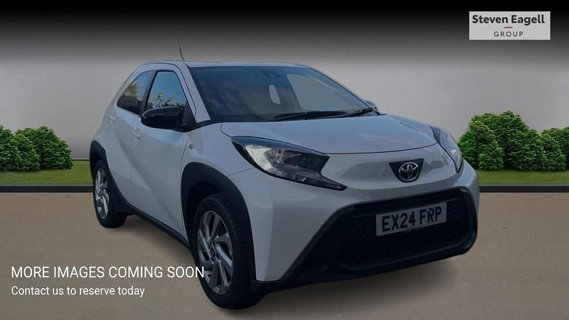 White Used 2024 Toyota Aygo PURE Hatchback | £15,750 (Fair price) - Image 1/4