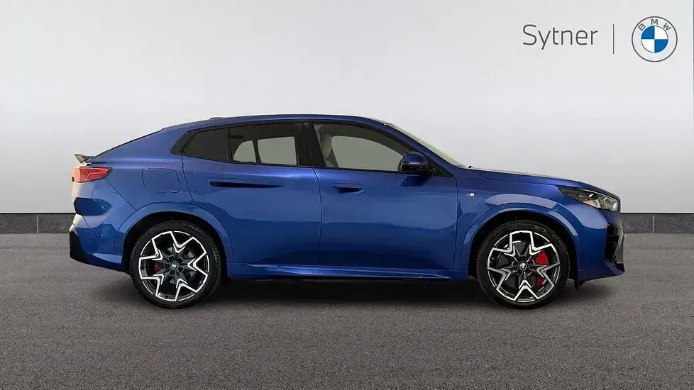 Used BMW iX2 M Sport 147 kW (201 HP) 2024 Blue SUV