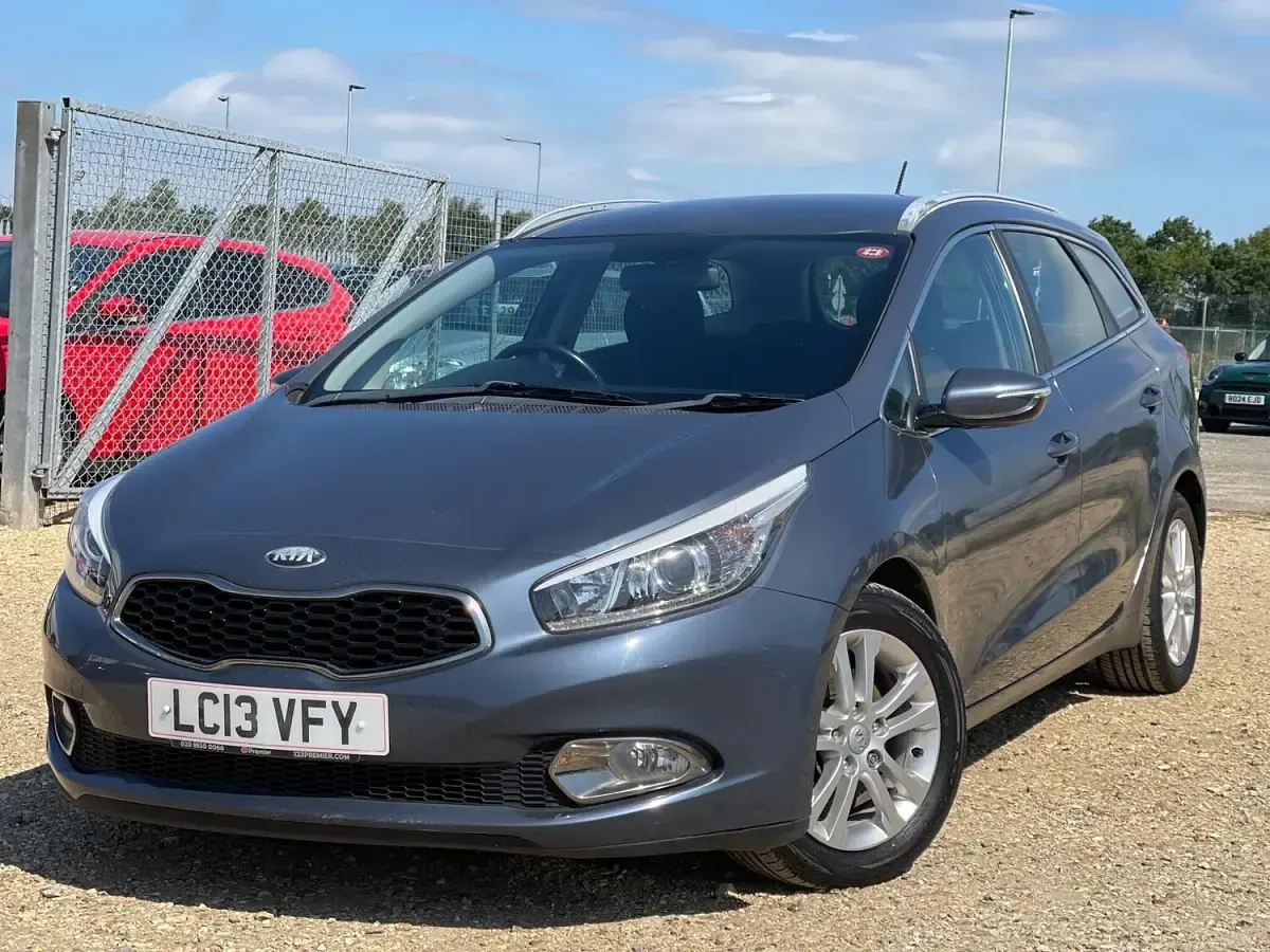 Used Kia Ceed 128 HP (94 kW) 2013 Blue Hatchback