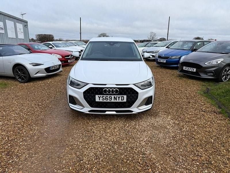 Used Audi A1 Design 116 HP (85 kW) 2019 White SUV