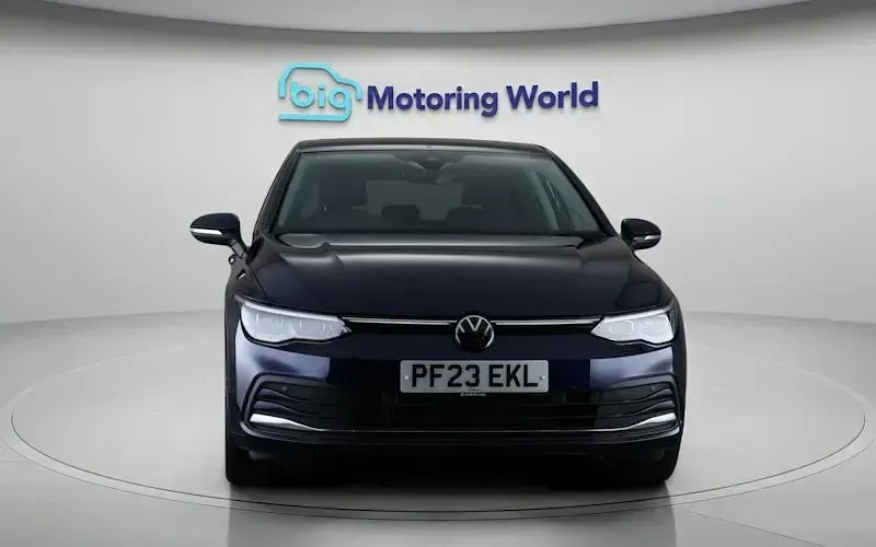 Used VW Golf VIII Edition 131 HP (96 kW) 2023 Blue Hatchback