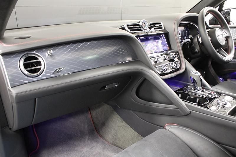 Used Bentley Bentayga 2023 Red SUV