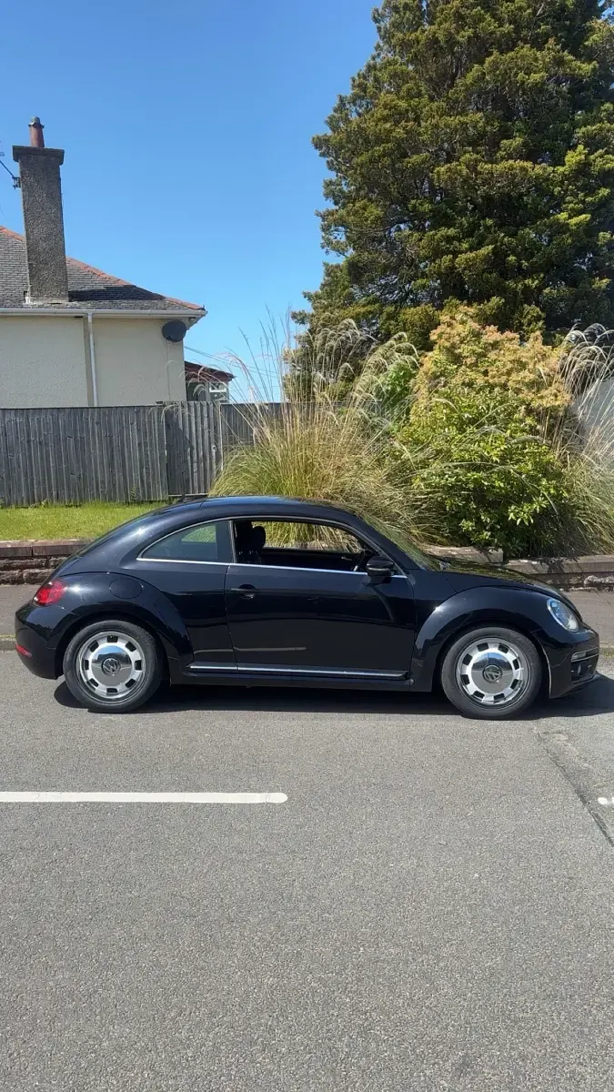 Used VW Beetle Design 105 HP (77 kW) 2017 Black Hatchback