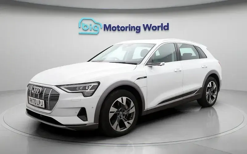 Begagnad Audi e-tron 300 kW (408 HK) 2020 Vit SUV