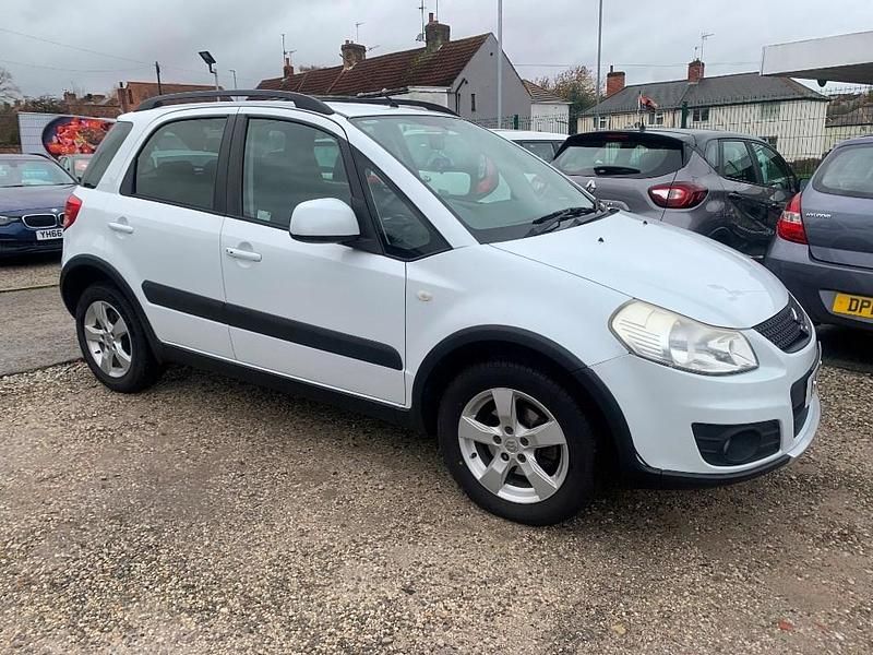 White Used 2013 Suzuki SX4 SZ5 Hatchback | £4,995 (A bit pricey) - Image 1/4
