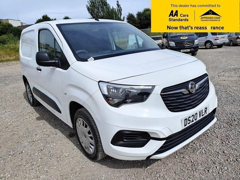 White Used 2020 Vauxhall Combo Sportive MPV | £6,988 (Super price) - Image 1/2