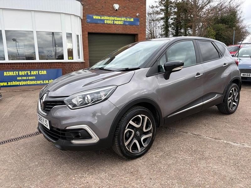 Second-hand Renault Captur Iconic 90 CP (66 kW) 2019 Gri SUV