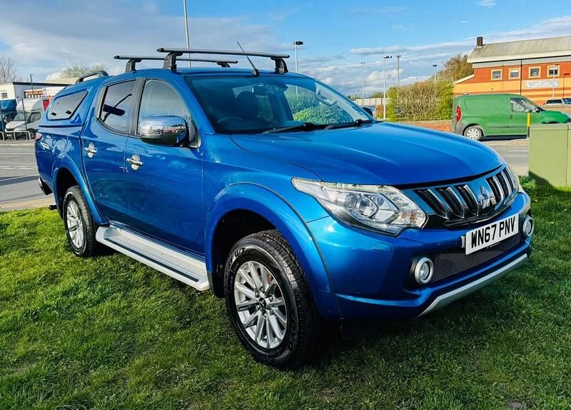 Used Mitsubishi L200 2017 Blue Pickup
