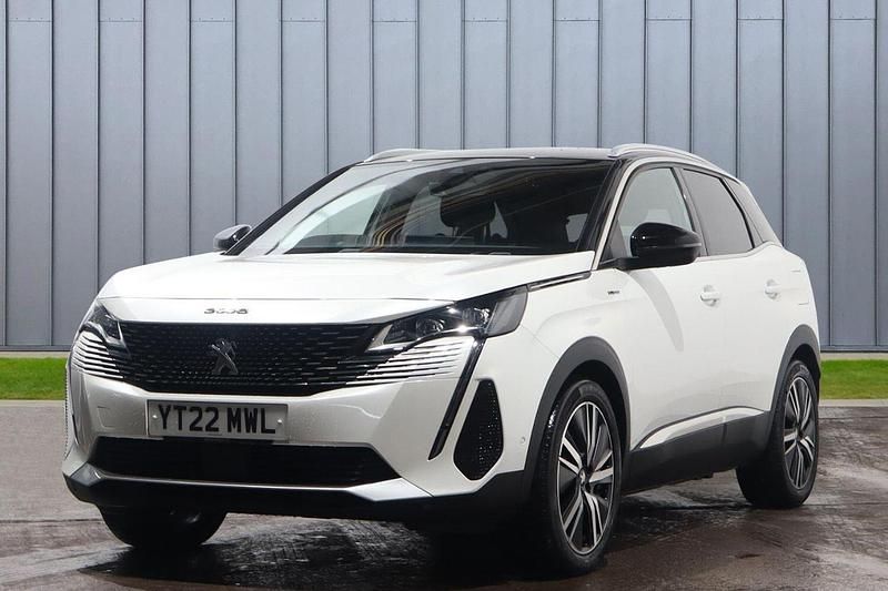 White Used 2022 Peugeot 3008 Premium SUV | £17,089 (Fair price) - Image 1/4
